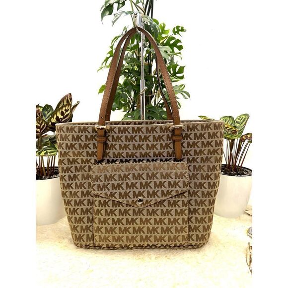 🔥🍀NWT! Michael Kors Jet Set Tote Pocket Handbag Msrp:$198.00 - Picture 1 of 6